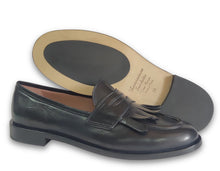 Load image into Gallery viewer, Moccassin Gloria Navy Blue