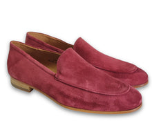 Load image into Gallery viewer, Moccasin Luigi Burgundy