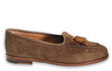 Load image into Gallery viewer, College Sofia Brown