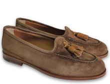 Load image into Gallery viewer, College Sofia Brown