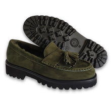 Load image into Gallery viewer, Moccassin Greta Olive&amp;Fur
